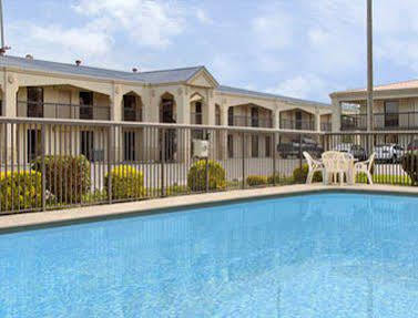 Super 8 By Wyndham Athens Motel Luaran gambar